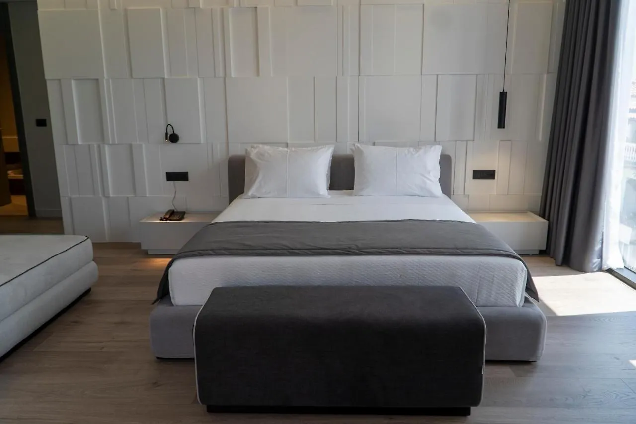 Center Hotel Sarandë 4*,  Albanien